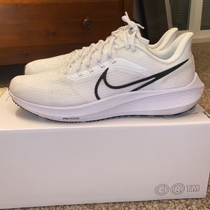 LIKE NEW Custom Nike Air Zoom Pegasus 39 Men’s size 11